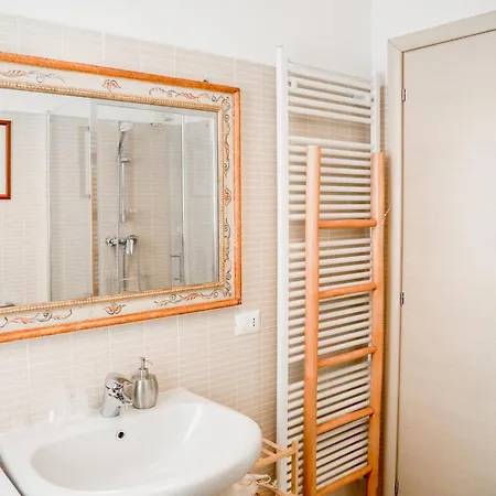 Grabbia 6 By Design Apartment