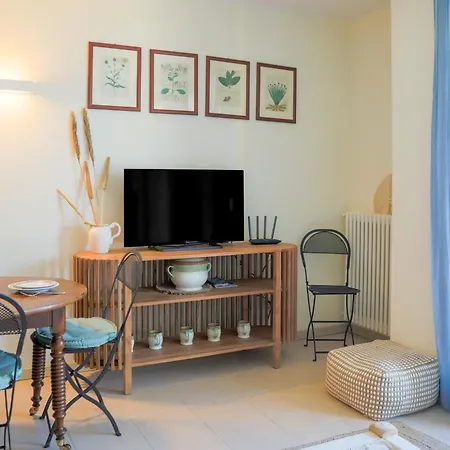 Grabbia 6 By Design Apartment *
